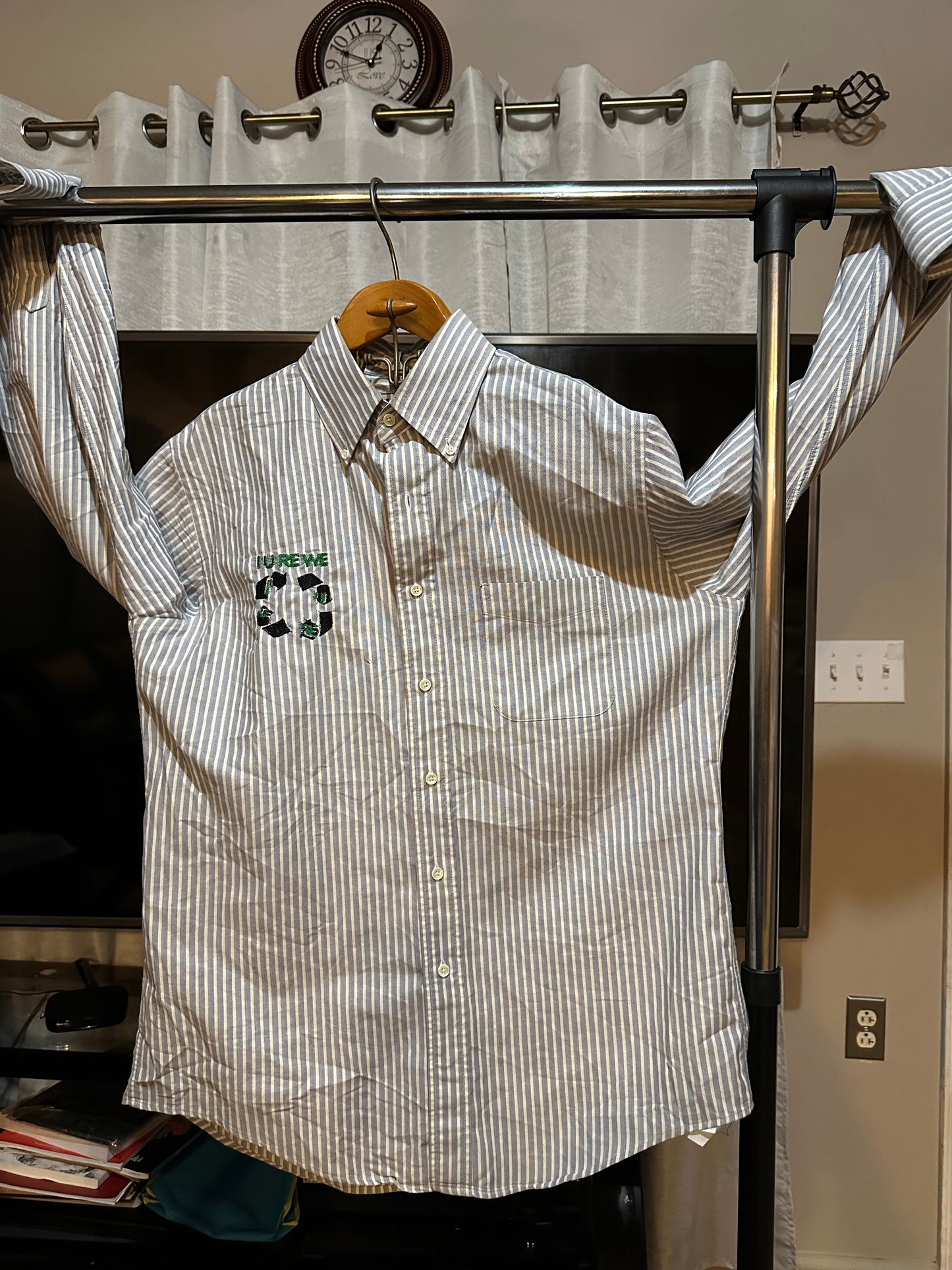 EMBROIDERY BUTTON UP