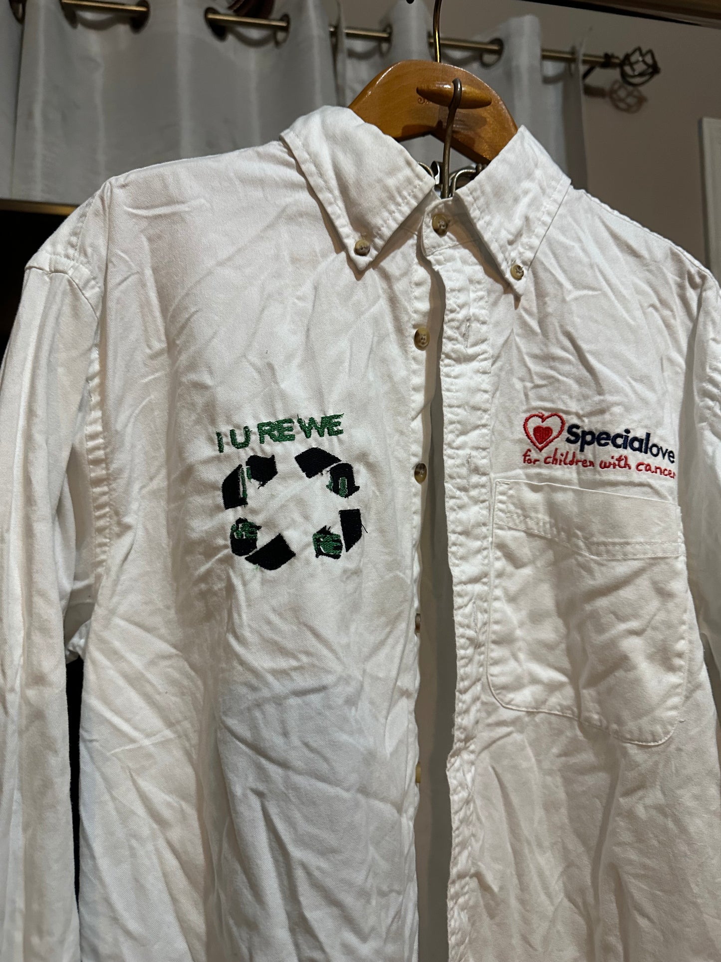 EMBROIDERY BUTTON UP