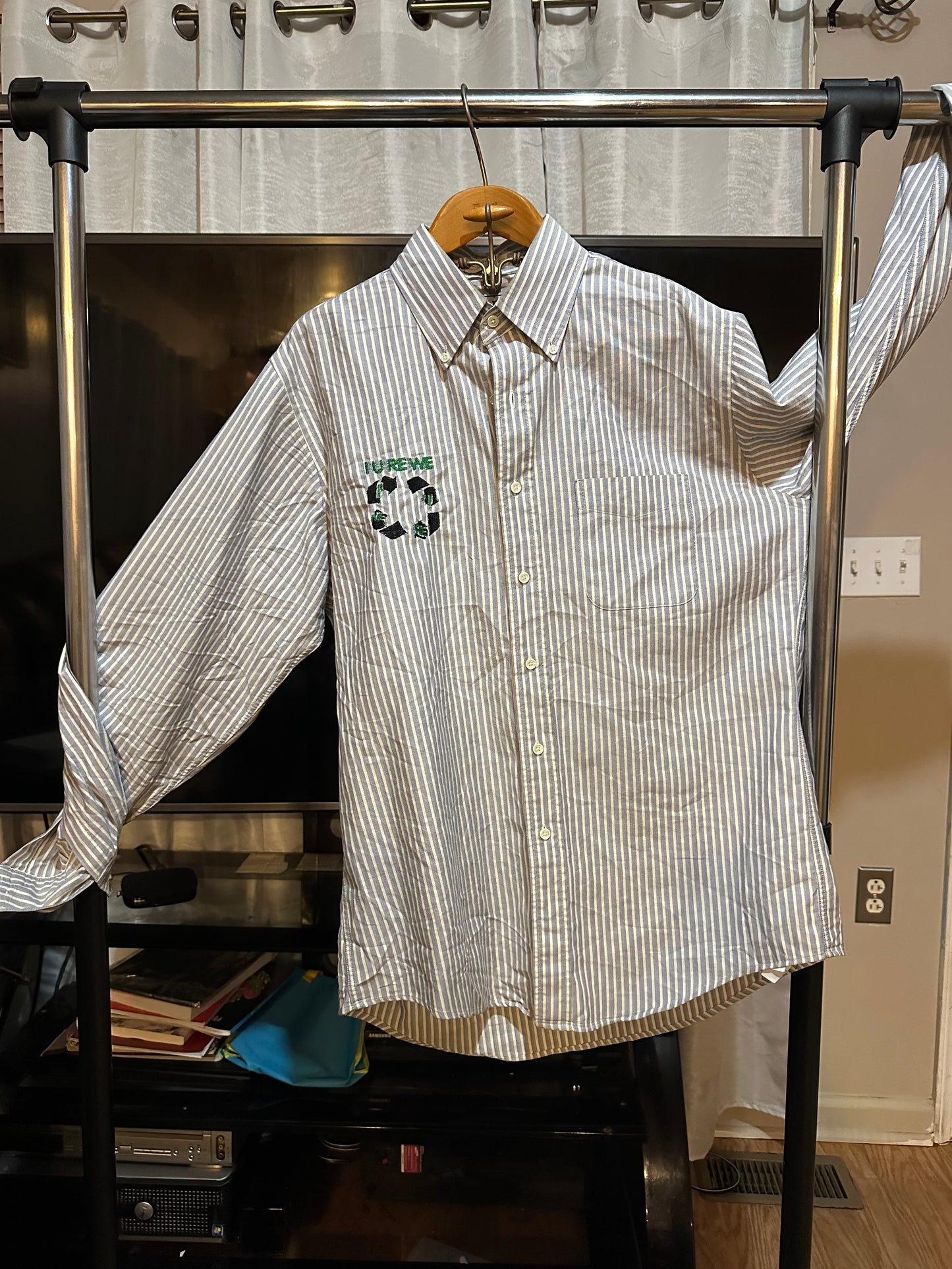 EMBROIDERY BUTTON UP