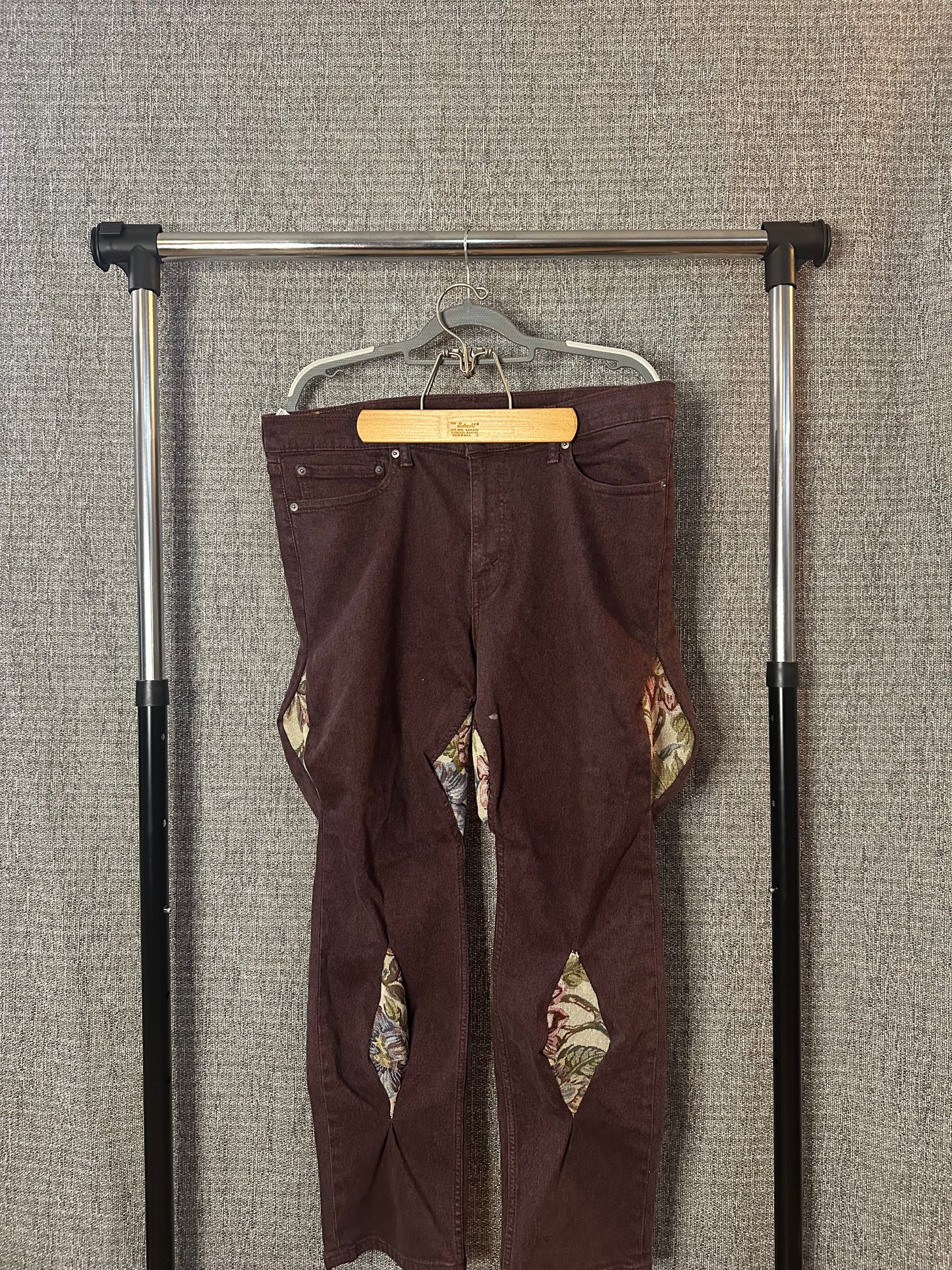 (A)Diamond Cut Jeans